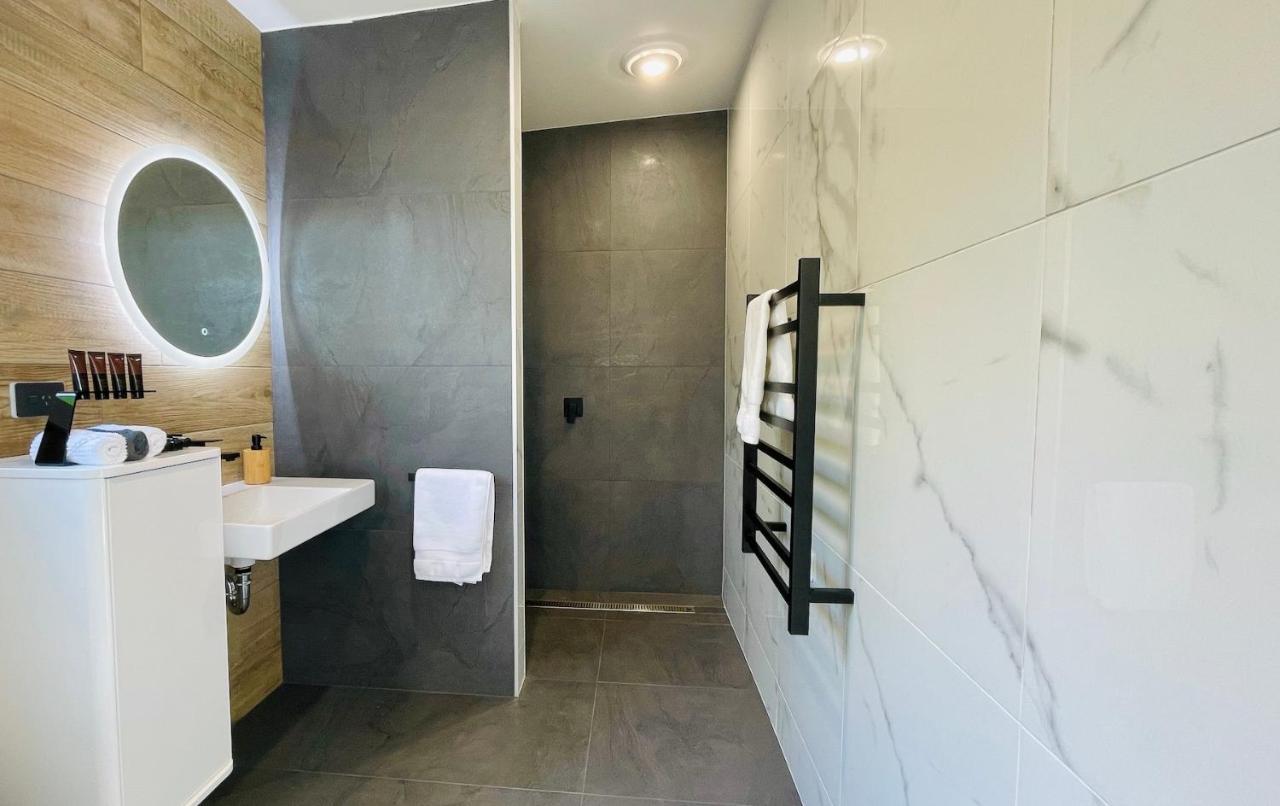 Ohope Villas With Spa,Sauna,Pool, Adults Only Eksteriør bilde